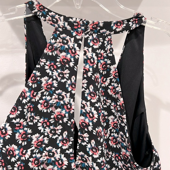 Express Floral Print Romper Shorts with pockets in Size 2 - Picture 6 of 9